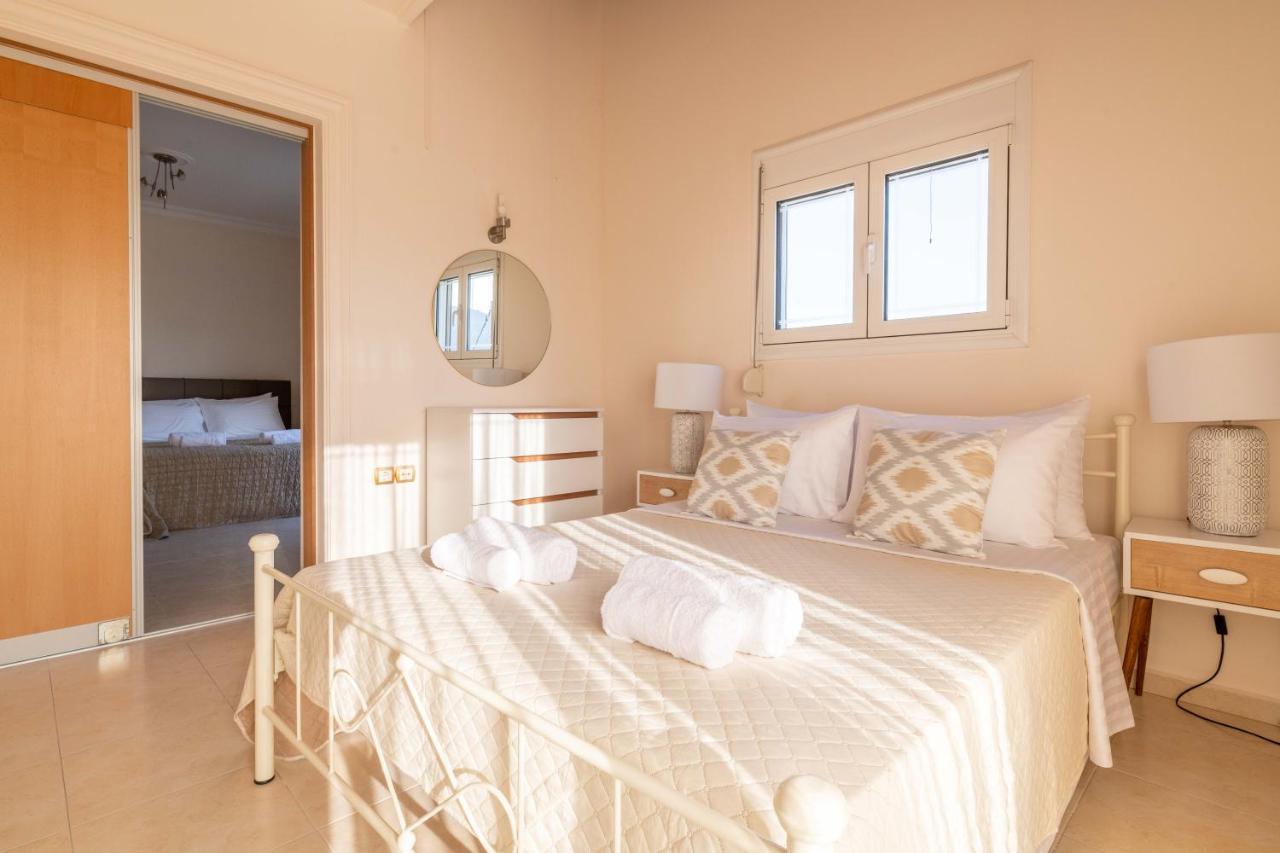 Villa Kamos อาร์คานเยโลส ภายนอก รูปภาพ