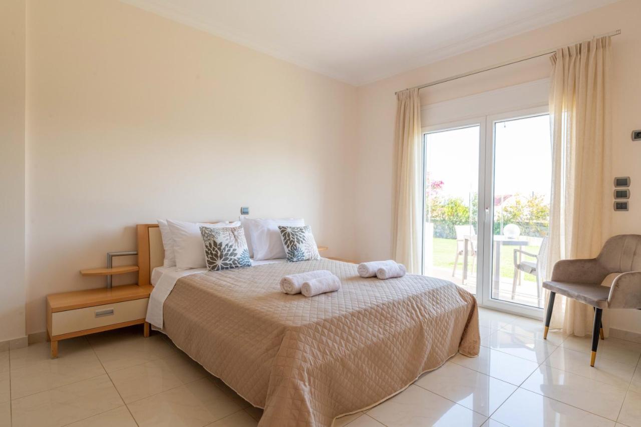 Villa Kamos อาร์คานเยโลส ภายนอก รูปภาพ